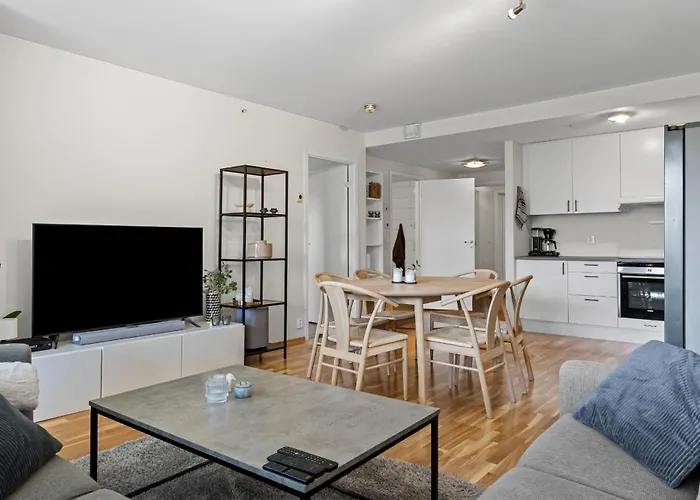 Convenient With Easy Transport Connections Appartement *