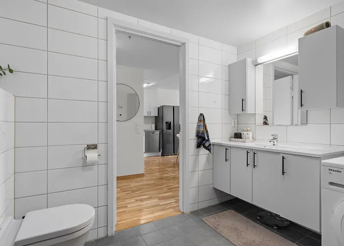 Convenient With Easy Transport Connections Appartement