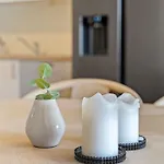 Convenient With Easy Transport Connections 아파트