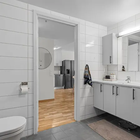 Convenient With Easy Transport Connections Апартаменти